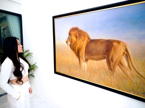 Lion dans la savane – Somchai | 150 x 100 cm La Galerie d'art en ligne art gallery 4