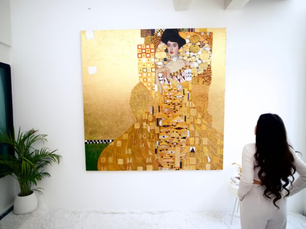 Portrait d’Adele Bloch-Bauer – Un chef-d’œuvre réimaginé de Gustav Klimt par le Master Apollon | 200 x 200 cm La Galerie d'art en ligne art gallery 3