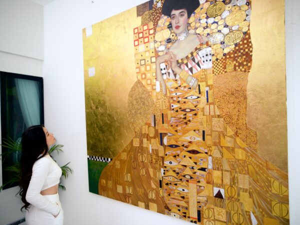 Portrait d’Adele Bloch-Bauer – Un chef-d’œuvre réimaginé de Gustav Klimt par le Master Apollon | 200 x 200 cm La Galerie d'art en ligne art gallery 4