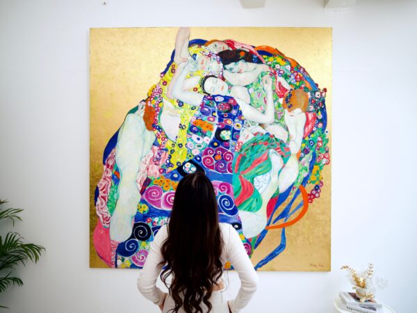 Les vierges – Un chef-d’œuvre réimaginé de Gustav Klimt par Master Apollon | 200 x 200 cm La Galerie d'art en ligne art gallery 9