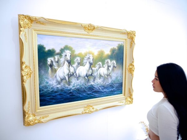 Chevaux blancs et rivières – Kittiphong | 90 x 60 cm La Galerie d'art en ligne art gallery 6