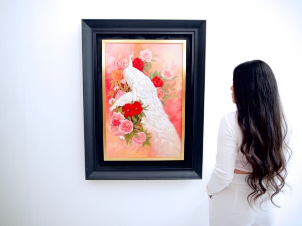 Amour et Paon Blanc – Hudsadayuth | 60 x 90 cm La Galerie d'art en ligne art gallery 7