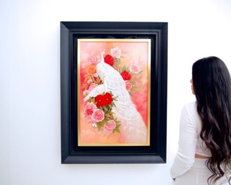 Amour et Paon Blanc – Hudsadayuth | 60 x 90 cm La Galerie d'art en ligne art gallery