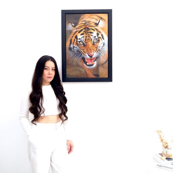 Le Tigre Protecteur – Khanitha | 40 x 60 cm La Galerie d'art en ligne art gallery 2