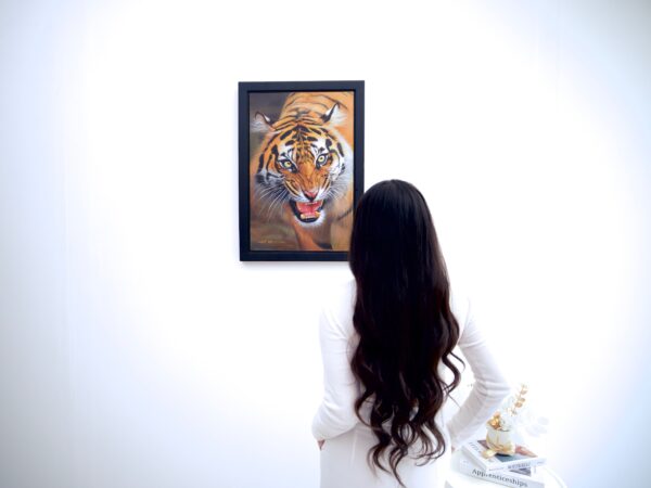 Le Tigre Protecteur – Khanitha | 40 x 60 cm La Galerie d'art en ligne art gallery 7