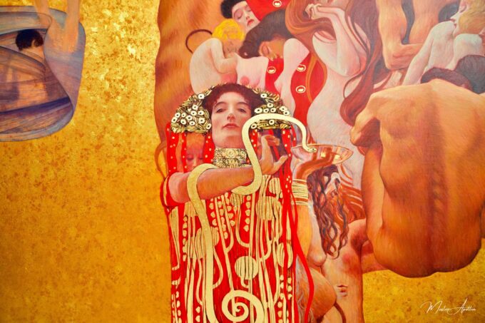 La Médecine – Une Œuvre Réimaginée de Gustav Klimt par Master Apollon | 180 x 270 cm La Galerie d'art en ligne art gallery 23